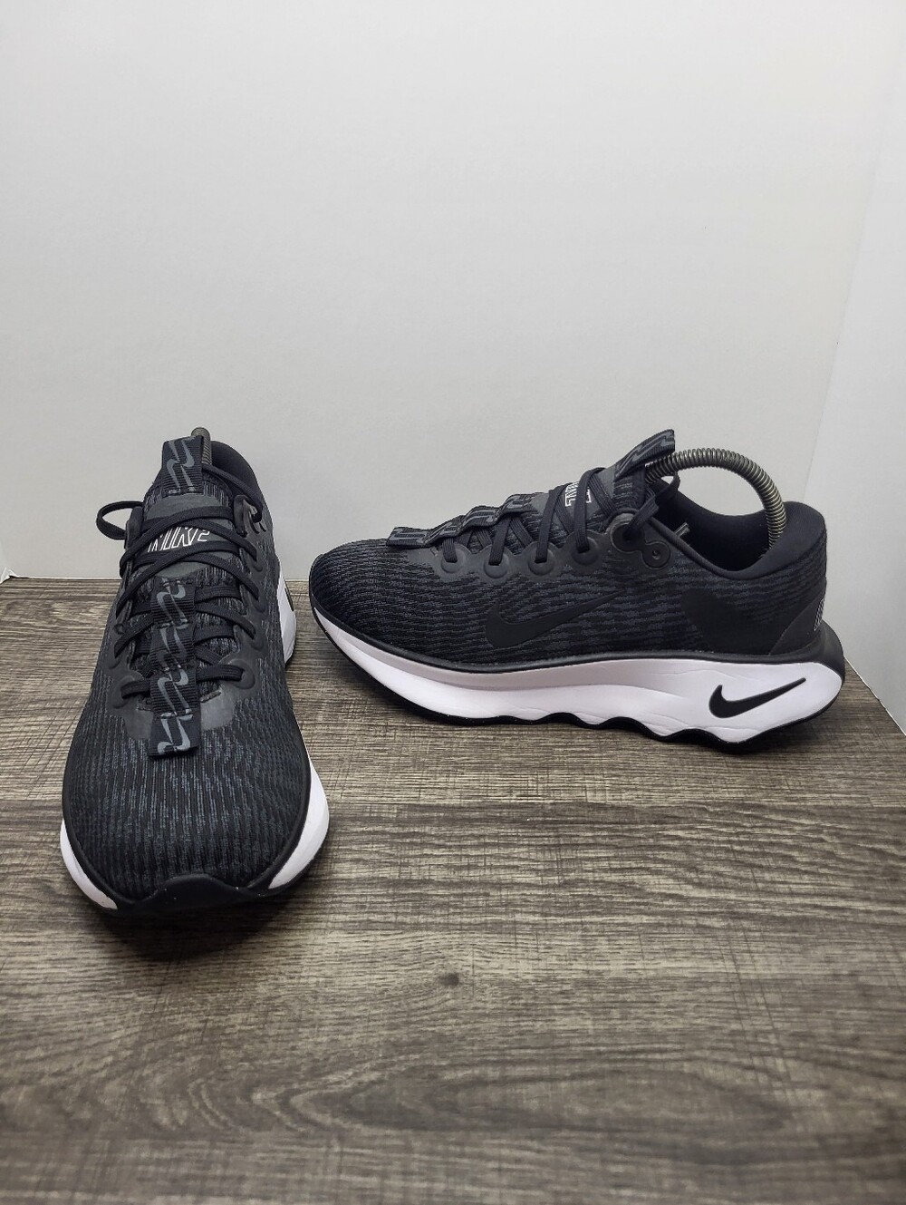 Nike Womens Motiva DV1238-001 Black Running Shoes Sneakers Size 9